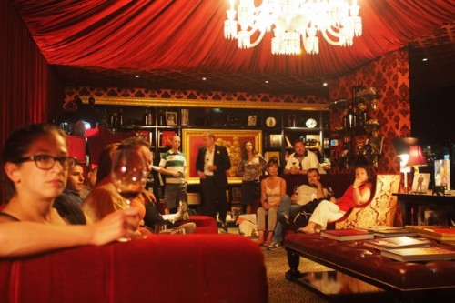 OLYMPUS DIGITAL CAMERA