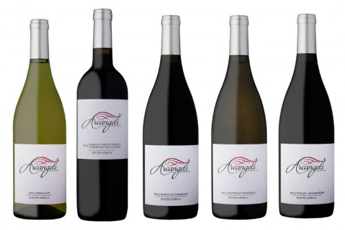 ARCANGELI GROUP PACKSHOT LR